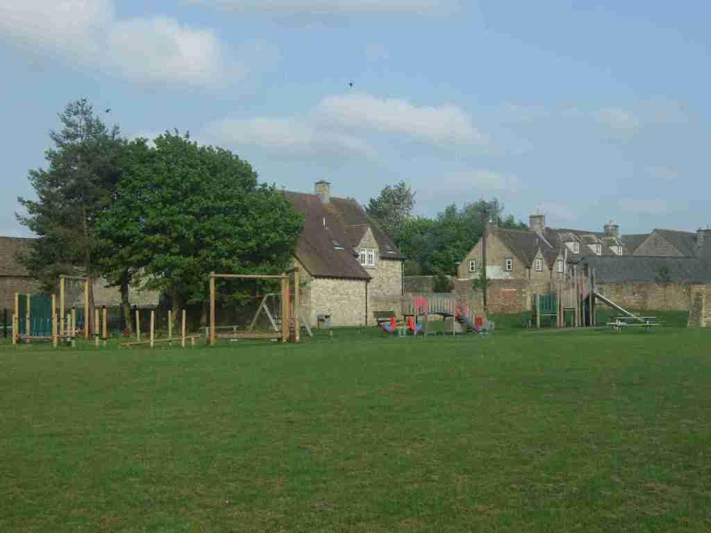Sherston childrens' playground & recreation field